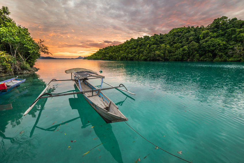 Detail Perahu Kecil Yang Biasa Ada Di Perahu Besar Nomer 5