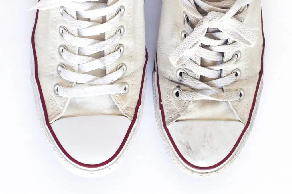 Detail Magic Eraser Converse Nomer 7