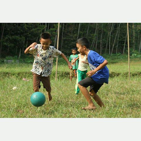 Detail Main Bola Anak Anak Nomer 44