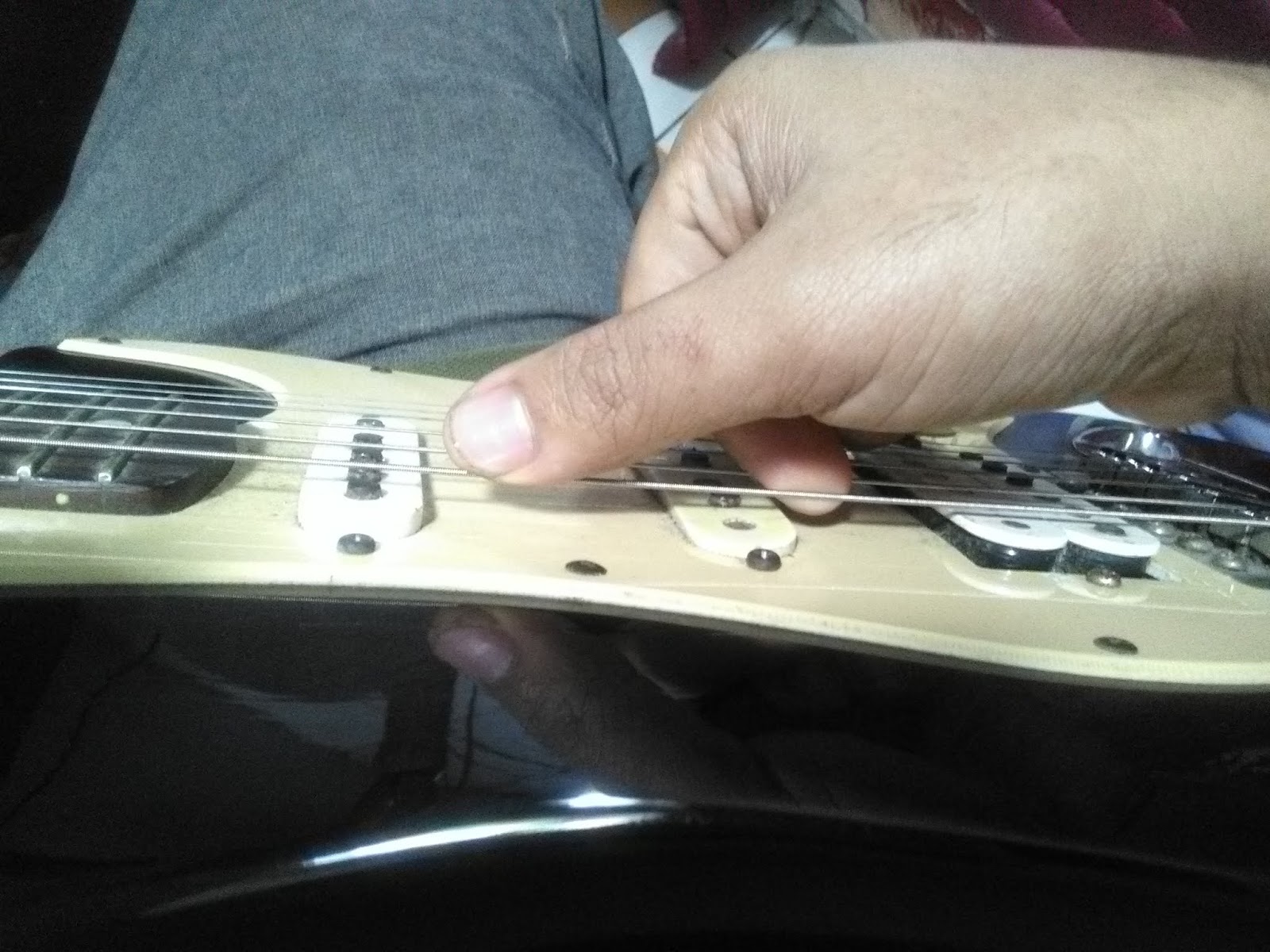 Detail Main Gitar Listrik Nomer 20