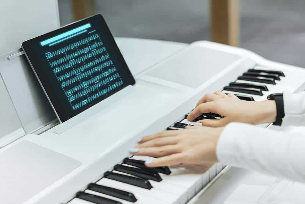 Detail Main Piano Dengan Keyboard Nomer 18