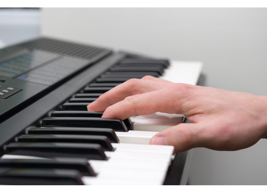 Detail Main Piano Dengan Keyboard Nomer 44