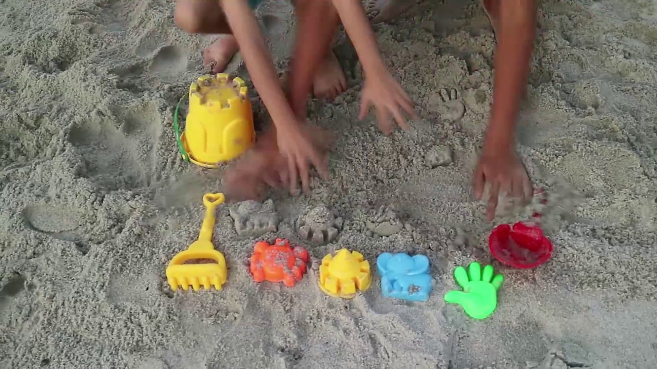 Detail Mainan Anak Di Pantai Nomer 5