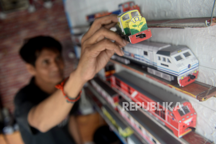 Detail Mainan Kereta Api Indonesia Nomer 32
