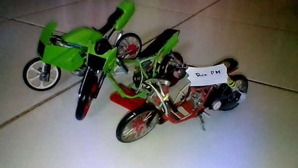 Detail Mainan Motor Drag Nomer 4