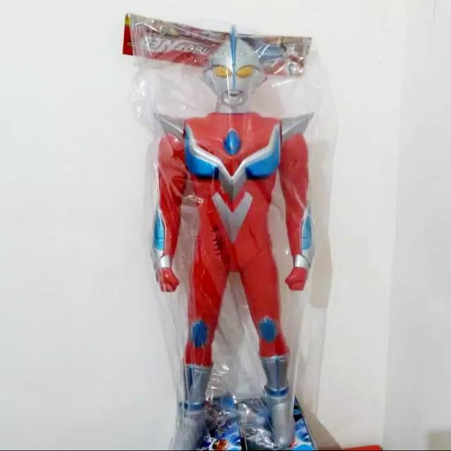 Detail Mainan Ultraman Besar Nomer 6