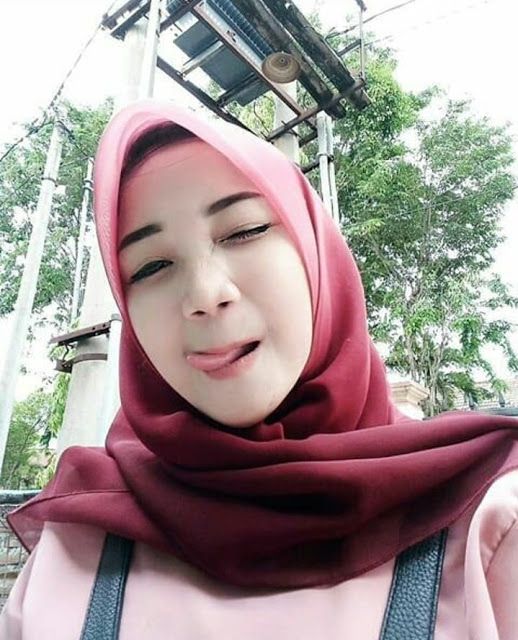 Detail Perempuan Berhijab Cantik Nomer 26