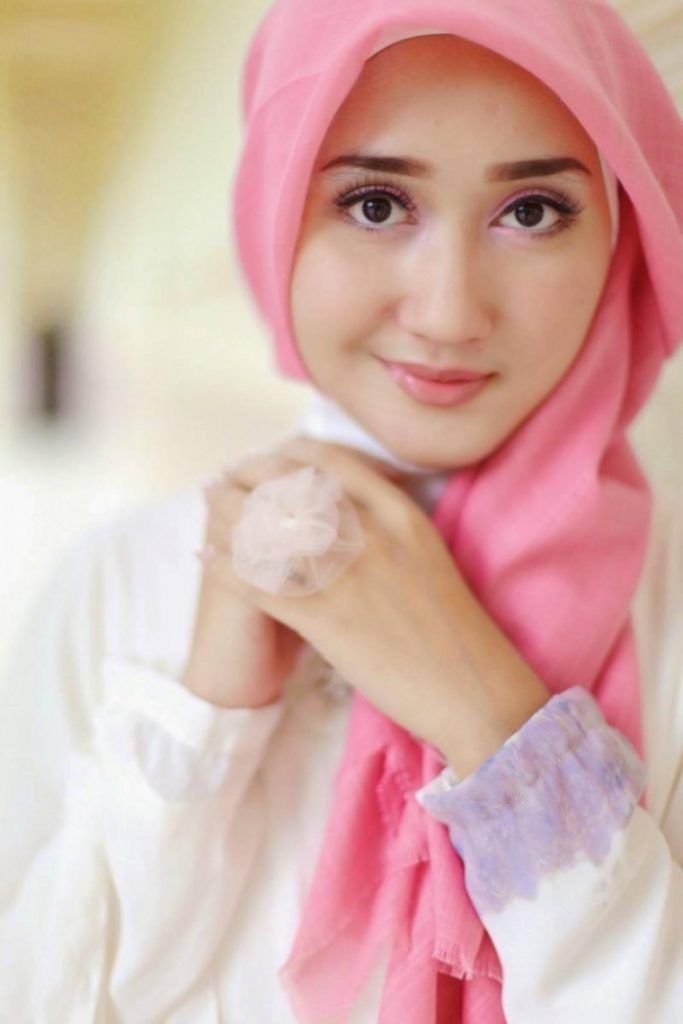 Detail Perempuan Berjilbab Cantik Nomer 11