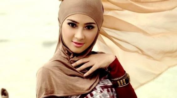 Detail Perempuan Hijab Tercantik Nomer 6