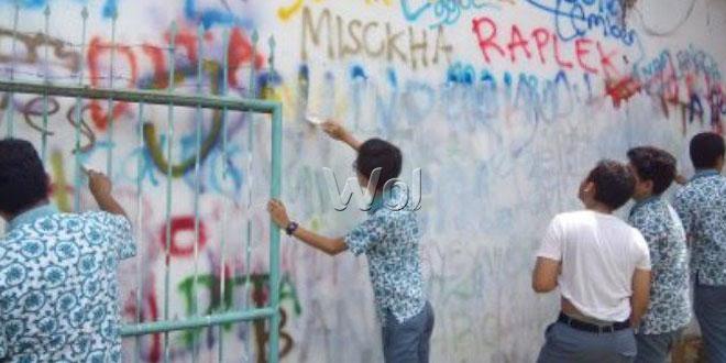 Detail Makalah Mencoret Coret Dinding Sekolah Nomer 2