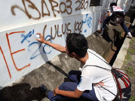 Detail Makalah Mencoret Coret Dinding Sekolah Nomer 12