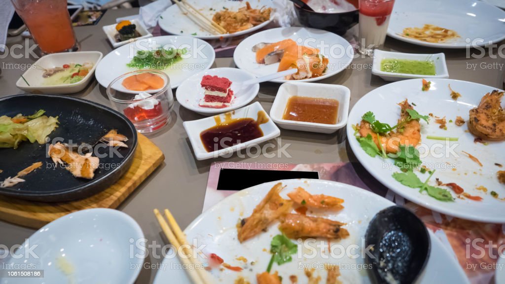Detail Makanan Di Atas Meja Nomer 31