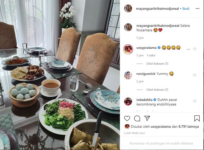 Detail Makanan Di Atas Meja Nomer 33