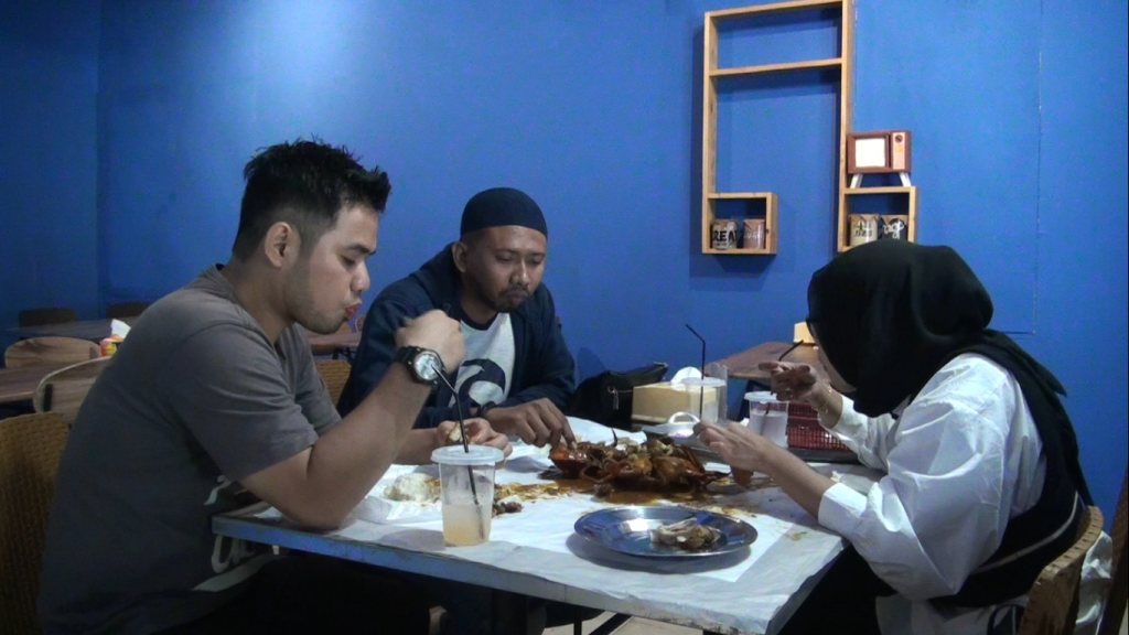 Detail Makanan Di Atas Meja Nomer 36