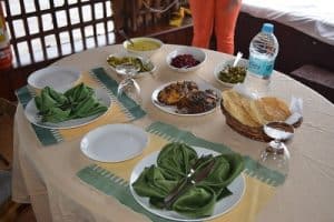 Detail Makanan Di Atas Meja Nomer 41