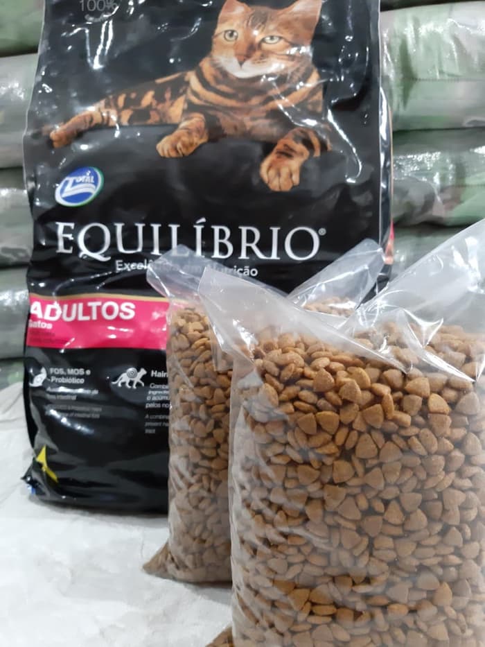 Detail Makanan Kucing Bentuk Segitiga Nomer 18