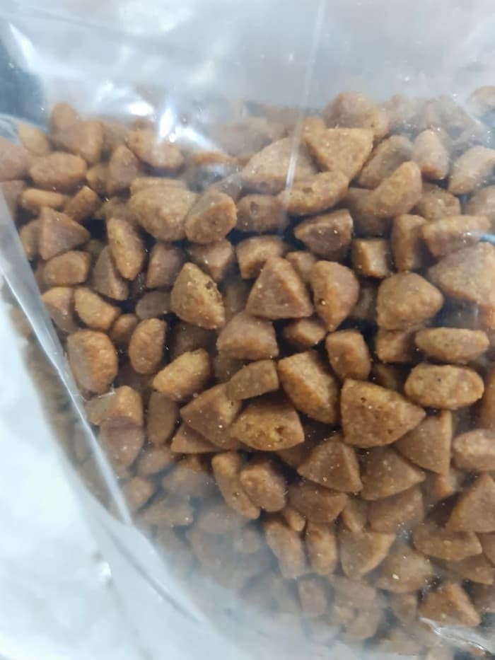 Detail Makanan Kucing Bentuk Segitiga Nomer 20