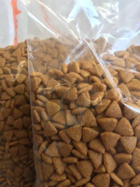 Detail Makanan Kucing Bentuk Segitiga Nomer 9