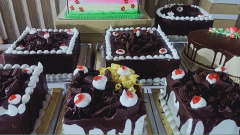 Detail Makanan Kue Ulang Tahun Nomer 38