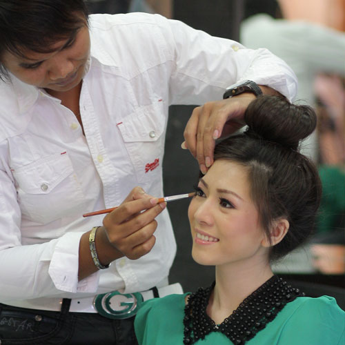 Detail Make Up Artist Bandung Terbaik Nomer 36