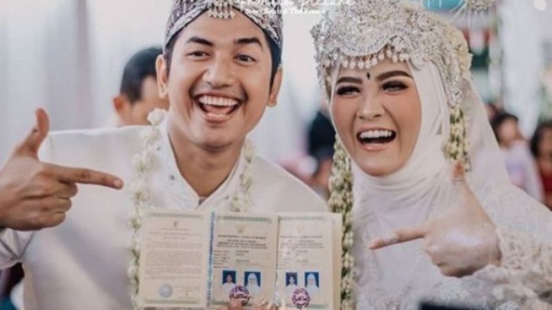 Detail Make Up Foto Buku Nikah Nomer 34