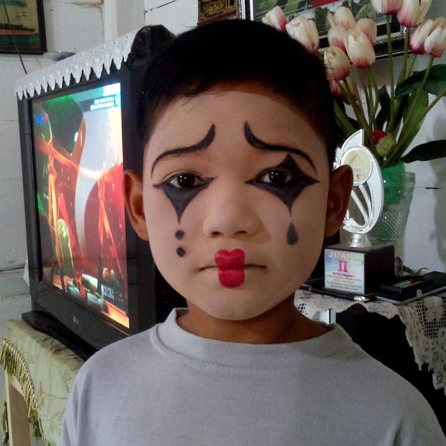 Detail Make Up Pantomim Lucu Nomer 3