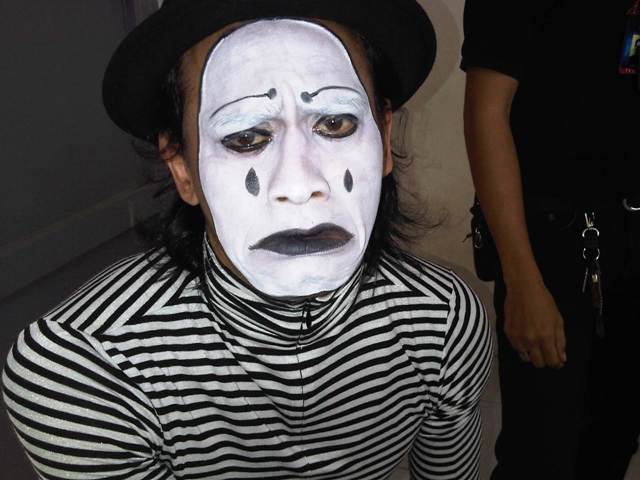 Detail Make Up Pantomim Lucu Nomer 20