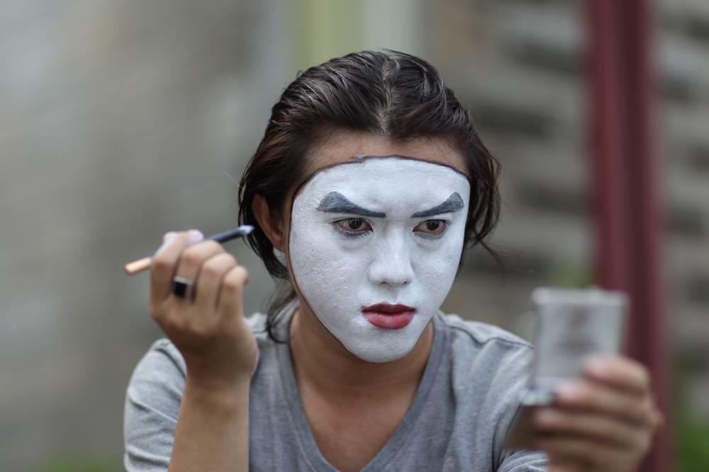 Detail Make Up Pantomim Lucu Nomer 25