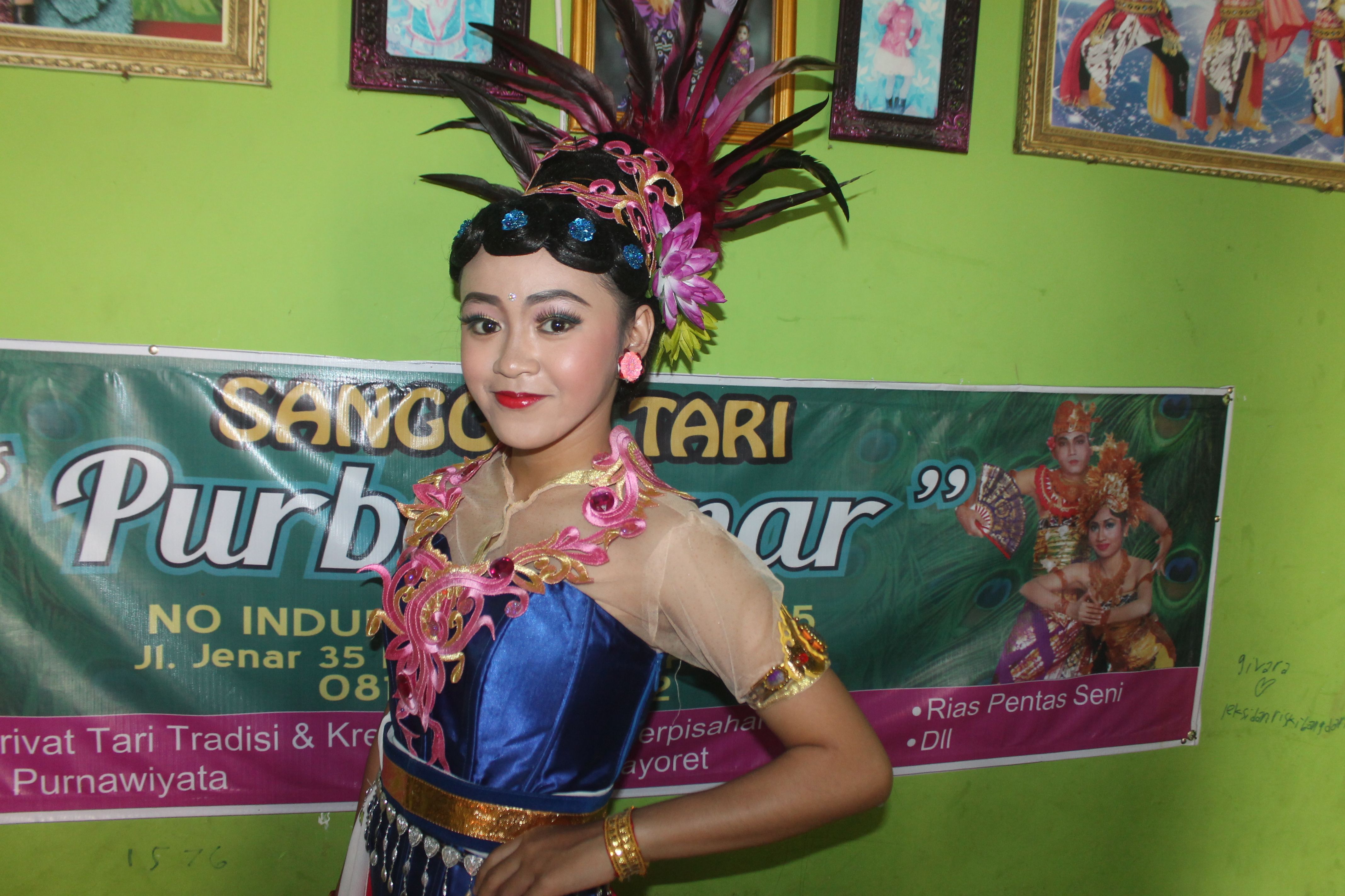 Detail Make Up Penari Nomer 15