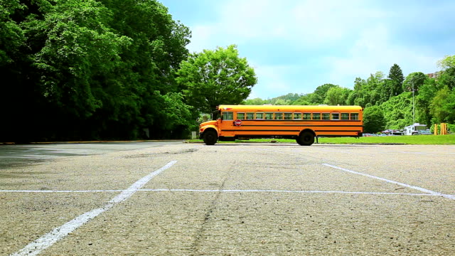 Detail Permainan Parkir Bus Sekolah Nomer 32
