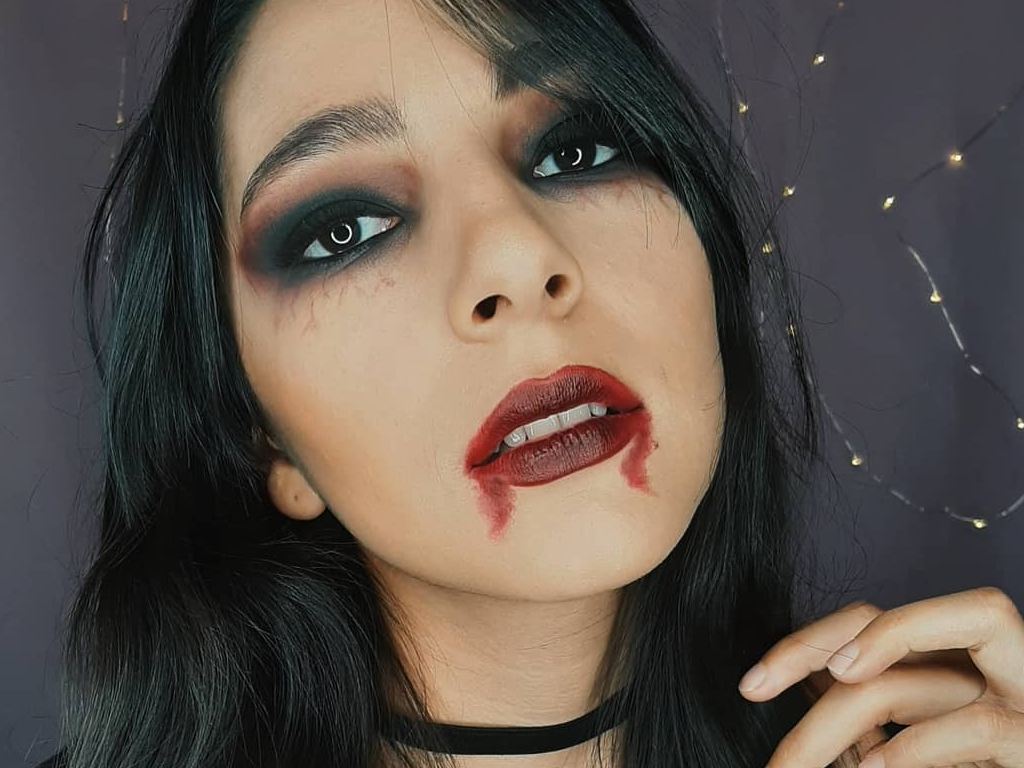 Detail Make Up Vampire Cantik Nomer 15