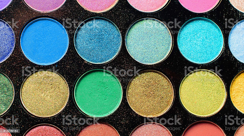 Detail Make Up Warna Warni Nomer 31