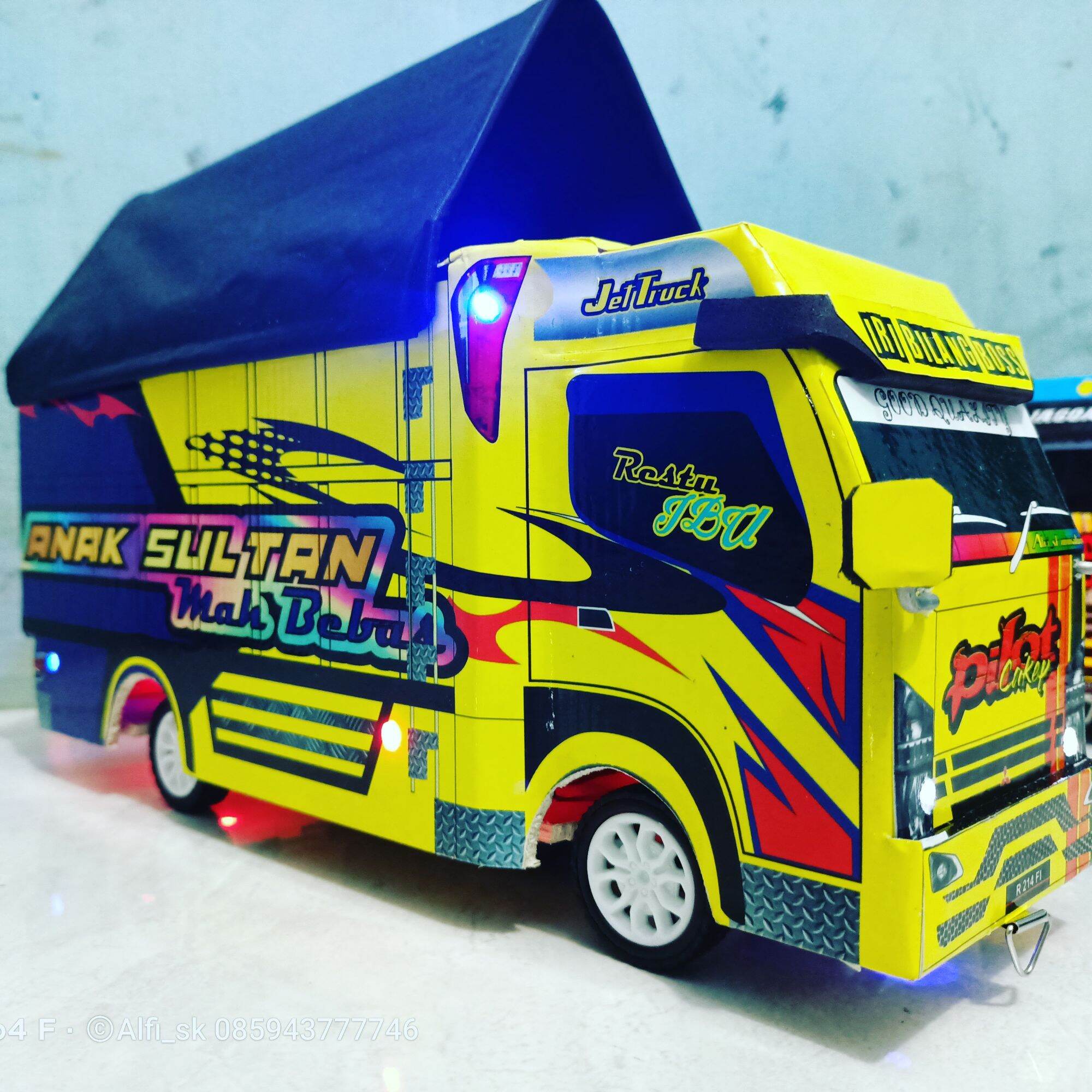 Detail Mal Miniatur Truk Nomer 13