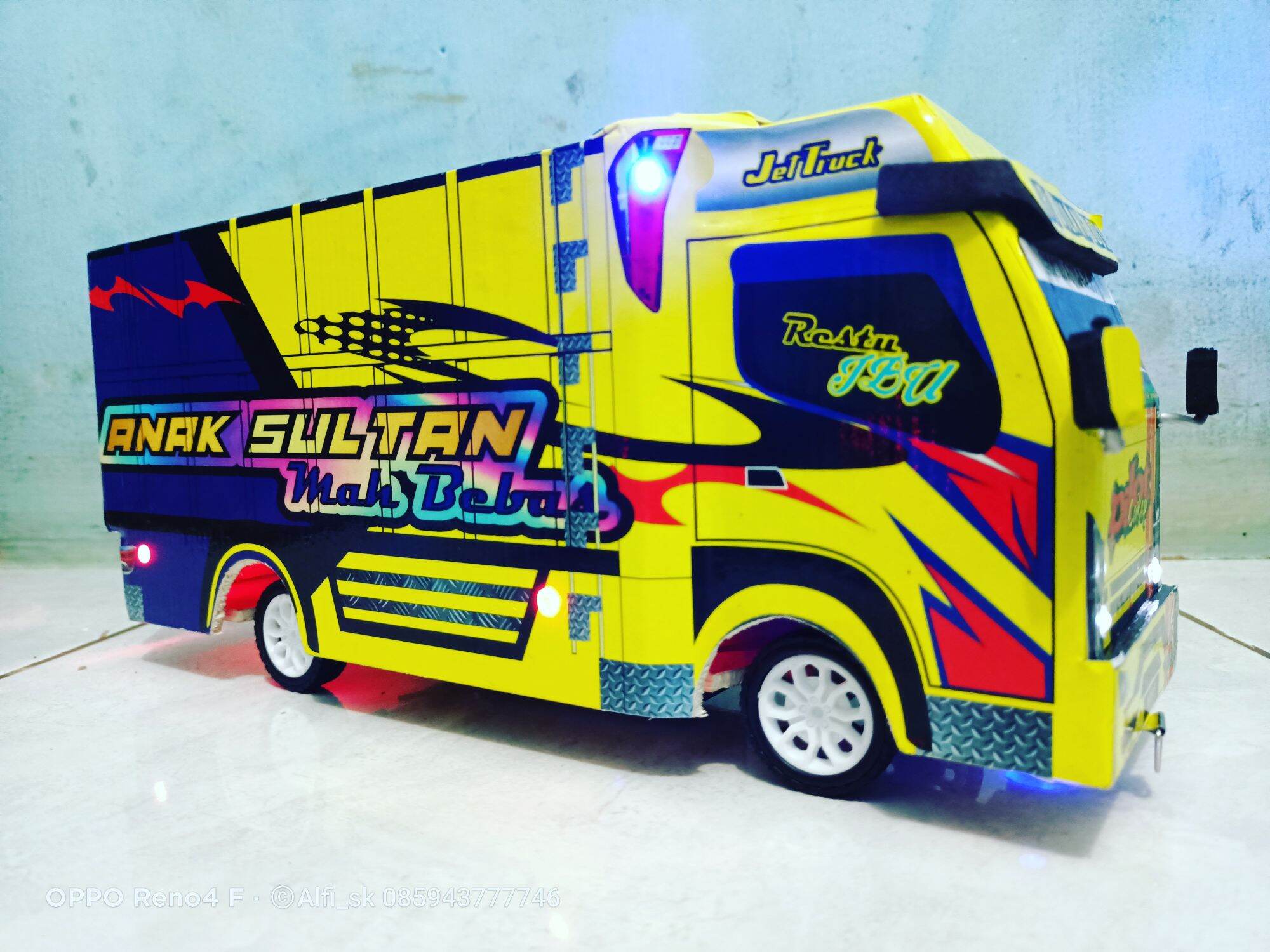 Detail Mal Miniatur Truk Nomer 20