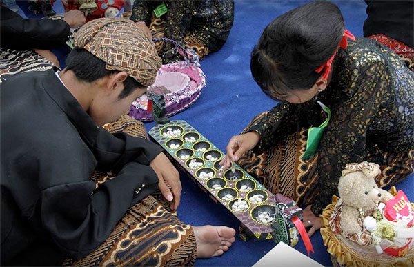 Detail Permainan Tradisional Di Dalam Rumah Nomer 24