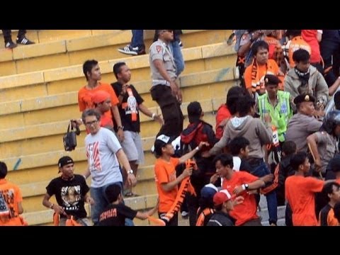 Detail Persija Vs Persib Tawuran Nomer 16