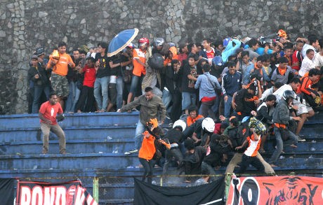 Detail Persija Vs Persib Tawuran Nomer 49