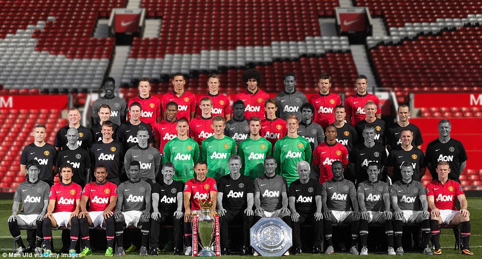 Detail Manchester United Team Photograph Nomer 52