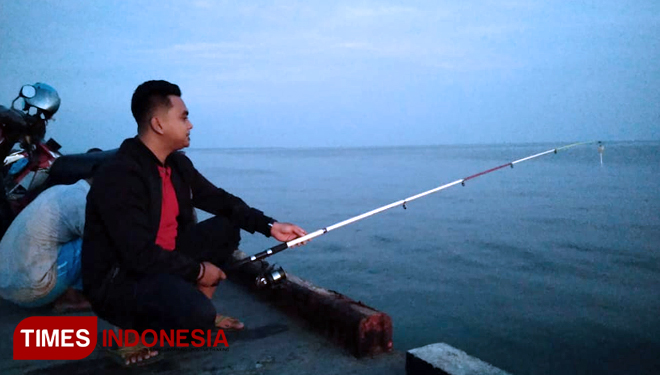 Detail Mancing Malam Hari Di Dermaga Nomer 44