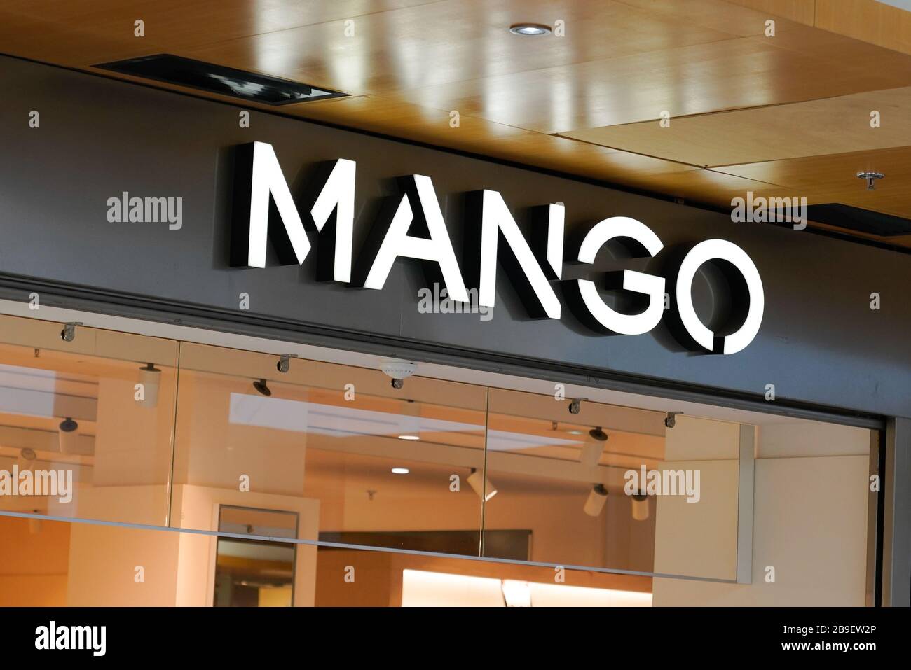 Detail Mango Logo Nomer 11