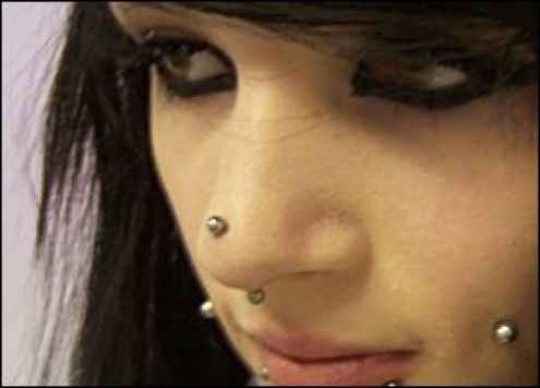 Detail Mantis Piercing Nomer 42