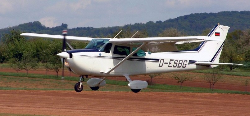 Detail Pesawat Cessna 172 Nomer 5