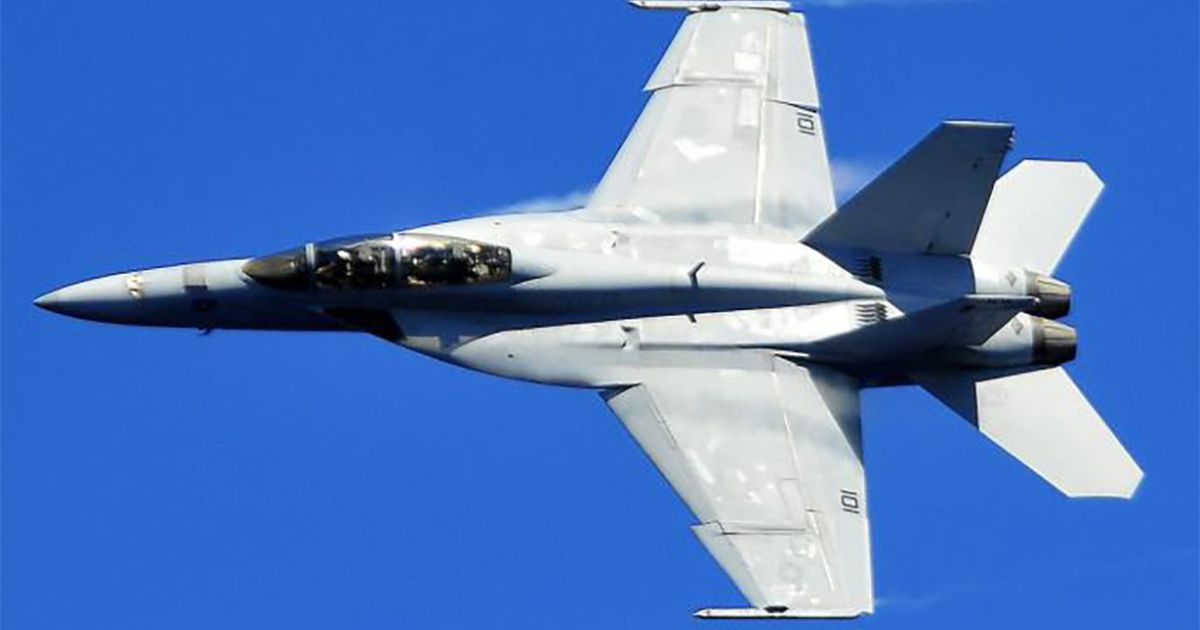 Detail Pesawat F 18 Super Hornet Nomer 26