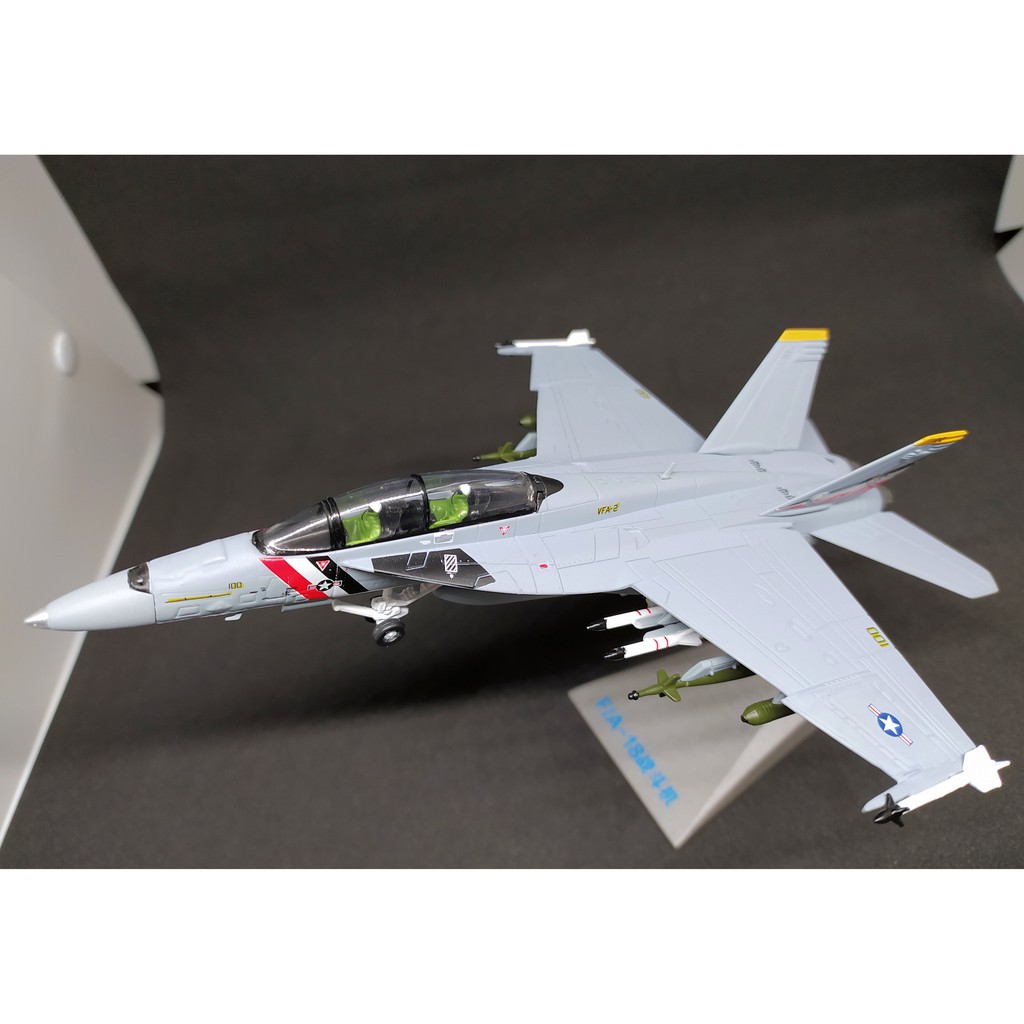 Detail Pesawat F 18 Super Hornet Nomer 37