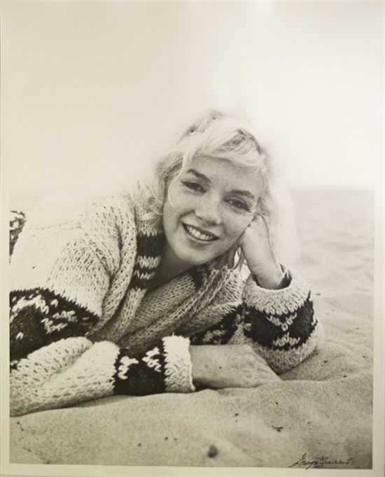 Detail Marilyn Monroe Beach Sweater Photo Nomer 14