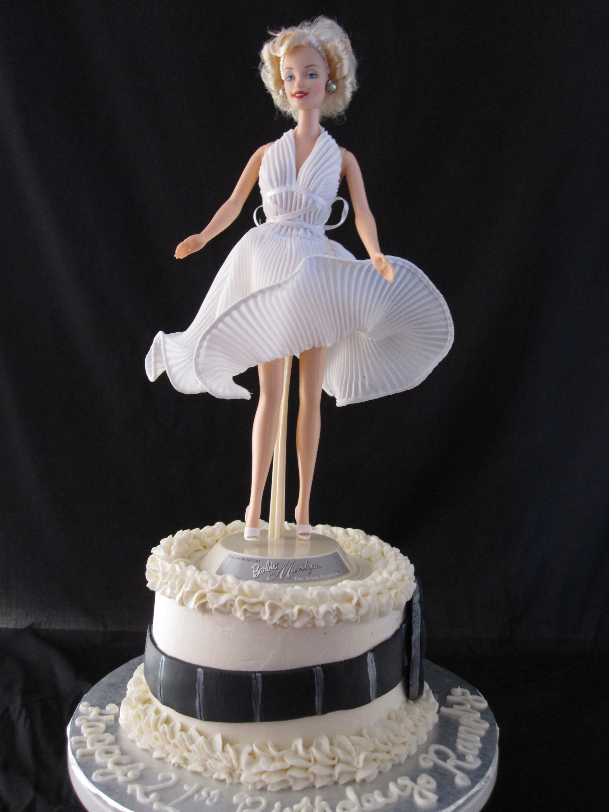 Detail Marilyn Monroe Birthday Cake Photo Nomer 28