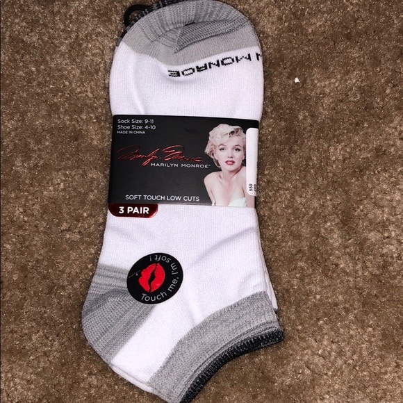 Detail Marilyn Monroe Brand Socks Nomer 25