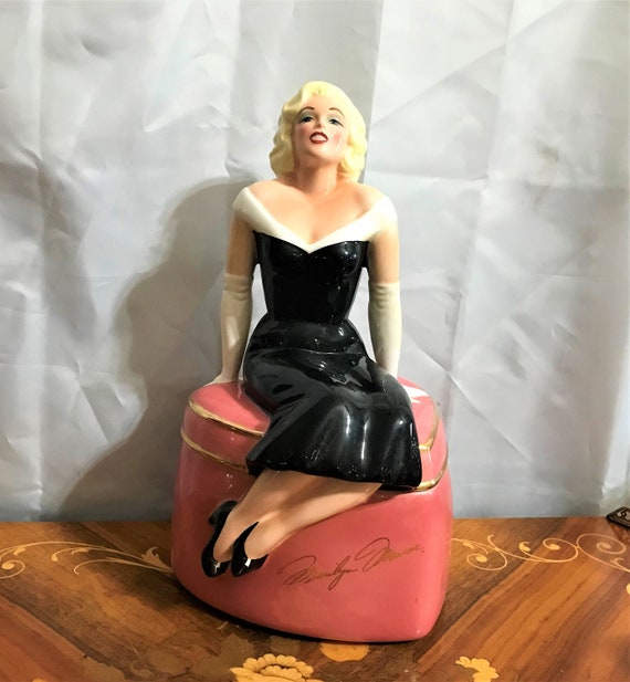 Detail Marilyn Monroe Cookie Jar Nomer 19