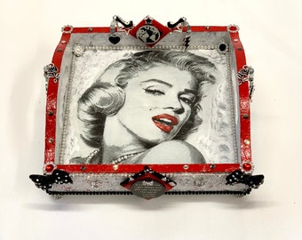 Detail Marilyn Monroe Gift Basket Nomer 27
