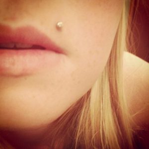 Detail Marilyn Monroe Piercing Cost Nomer 14